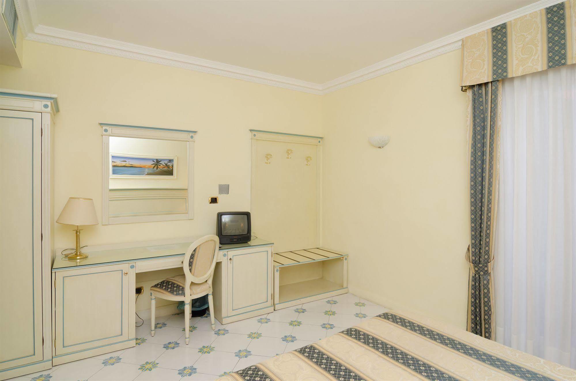 Hotel Flora Wellness & Beauty Ischia Kültér fotó