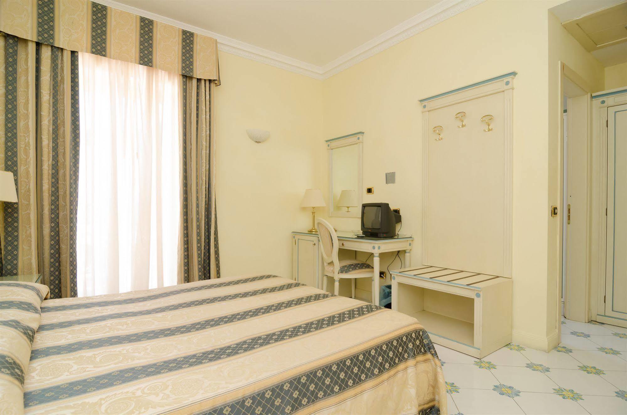 Hotel Flora Wellness & Beauty Ischia Kültér fotó